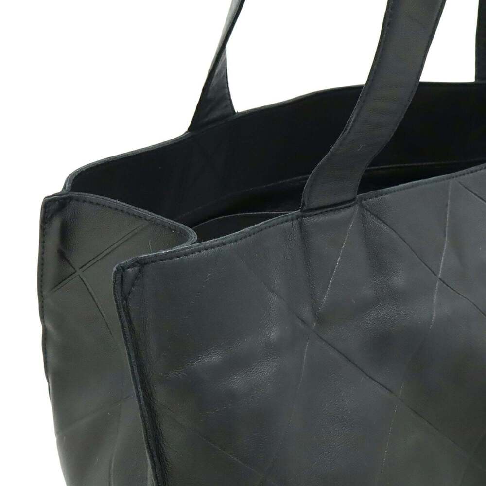 CHANEL Black Lambskin Leather Shoulder Bag - Picture 8 of 10